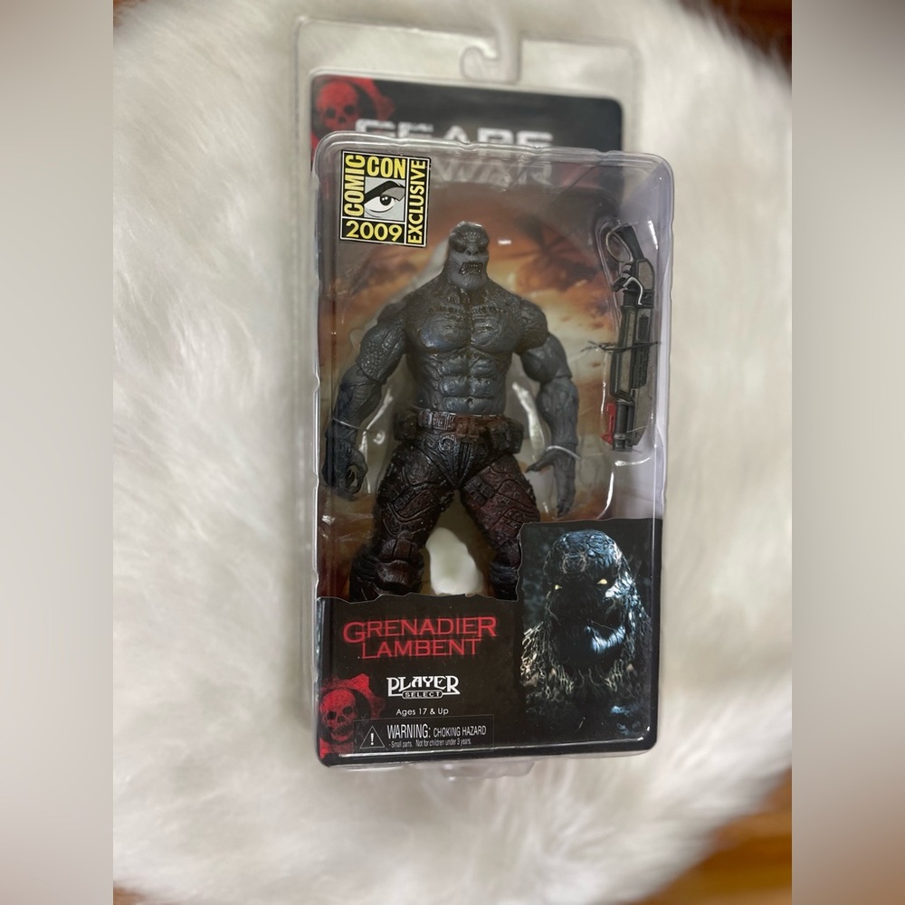 NWT 2009 Comicon Exclusive Grenadier Lambent GOW Action figure by NECA toys